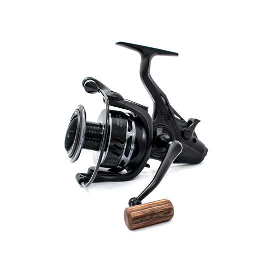 Sonik ANGL-R 6000FS Baitrunner (inkl extra spole), Haspel